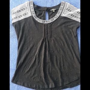 Cute Cupio top ⭐️ Black w/ cream embroidery small